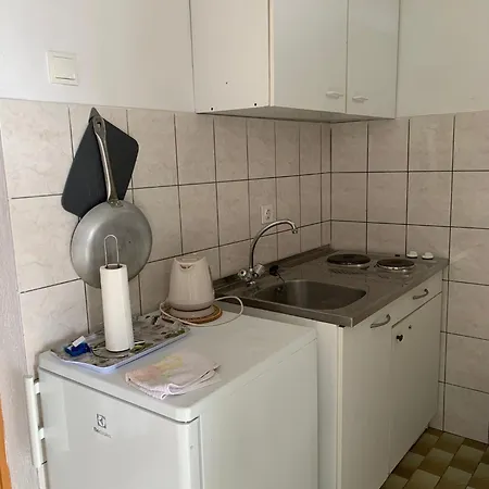 Apartment Captain's House Baska Voda