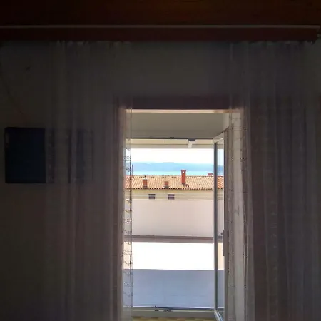 Apartment Captain's House Baska Voda