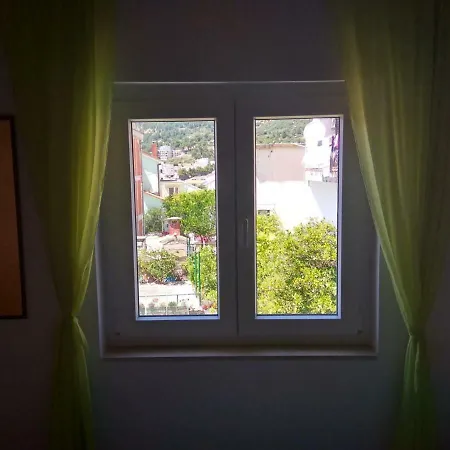 Apartment Captain's House Baska Voda